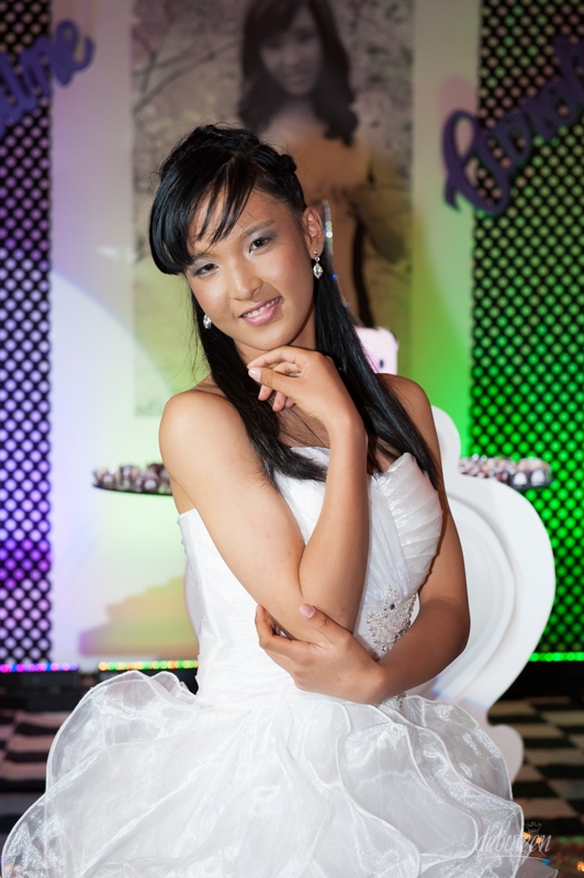 Festa Paris Caroline Naomi