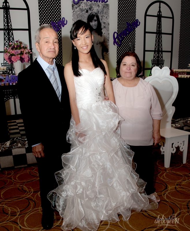 Festa Paris Caroline Naomi