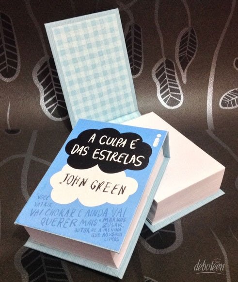 caixa livro A Culpa é das Estrelas